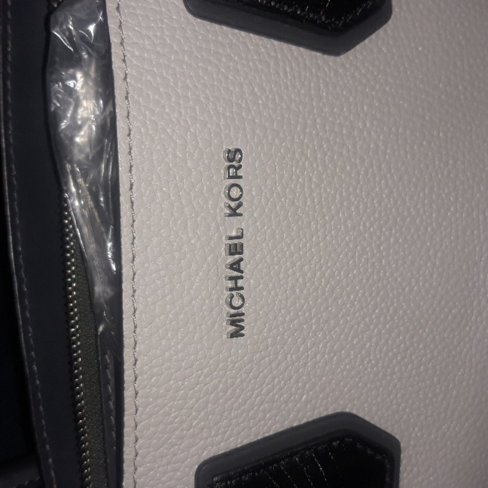 NWOT Michael Kors Leather Mercer Gray & Black Handbag with Crossbody Strap - Picture 5 of 13